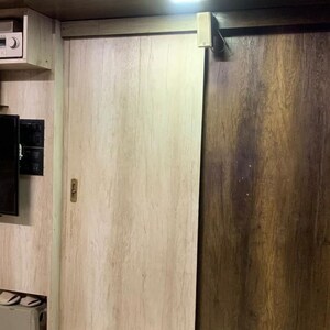 Furnished Amenities in 1 BHK Apartment at Goregaon East – for Rent