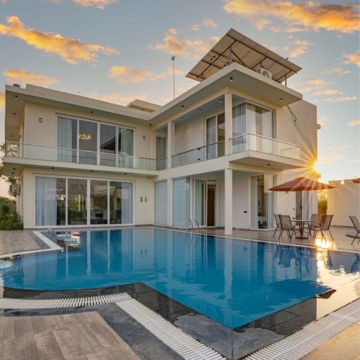 Swimming Pool in 2 BHK Independent House at DLF Central 67, Sector 67 – for Sale