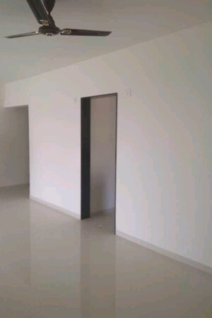 Room in 3 BHK Apartment at Runwal Garden City, Balkum Pada – for Rent