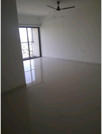 Room in 3 BHK Apartment at Runwal Garden City, Balkum Pada – for Rent