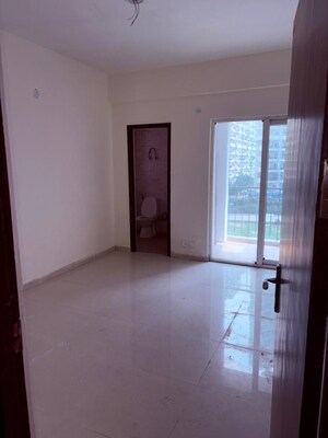 Room in 4 BHK Apartment at Rudra Palace Heights, Sector 1 Greater Noida – for Sale