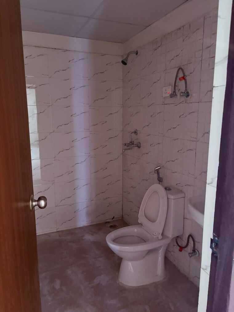 Bathroom, rudra-palace-heights 4 Bedroom 1841 Sq.Ft. Apartment In Sector 1 Greater Noida Greater Noida 9252246