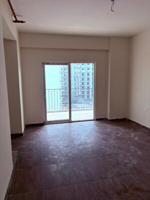 Room in 4 BHK Apartment at Rudra Palace Heights, Sector 1 Greater Noida – for Sale