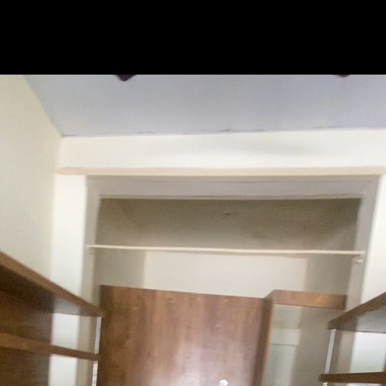 undefined, sector 21d Commercial Shop 250 Sq.Ft. In Sector 21d Faridabad 9252403