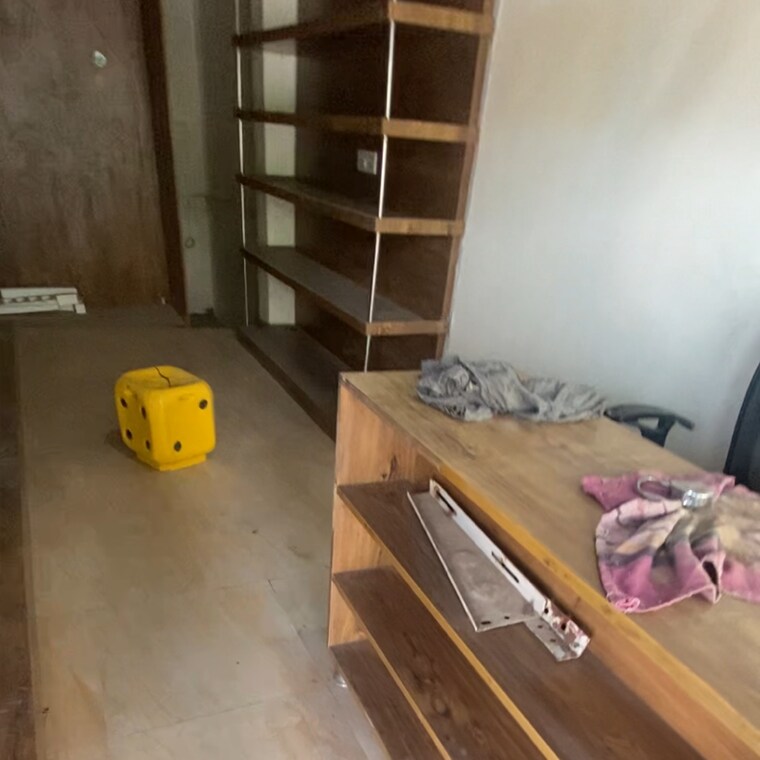 undefined, sector 21d Commercial Shop 250 Sq.Ft. In Sector 21d Faridabad 9252403