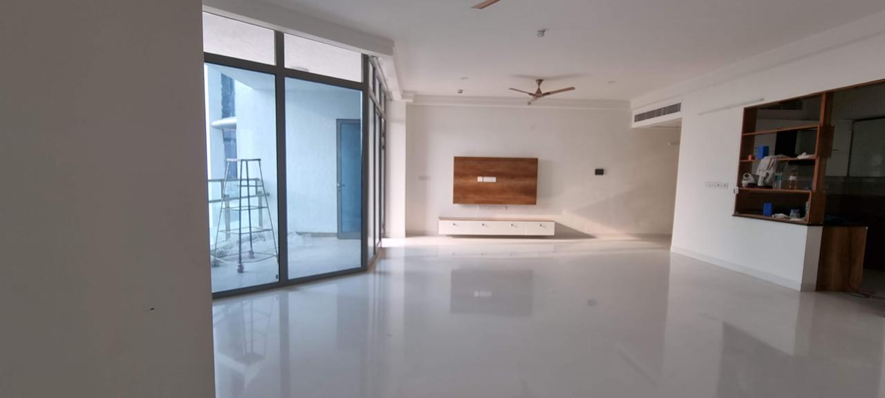 3 BHK + Servant Room Apartment For Rent in Mantri Pinnacle
