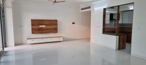Room in 3 BHK Apartment at Mantri Pinnacle, Hulimavu – for Rent