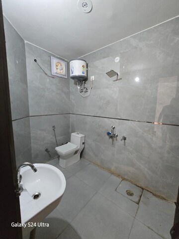 Bathroom in 3 BHK Builder Floor at Ansal Plaza Sector-23, Sector 23 – for Rent