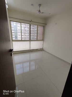 Room in 2 BHK Apartment at Kohinoor Tinsel County, Hinjewadi – for Rent