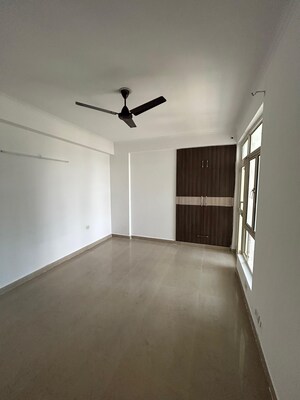 Room in 3 BHK Apartment at Supertech Ecociti, Sector 137 – for Sale