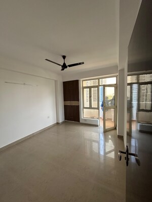 Room in 3 BHK Apartment at Supertech Ecociti, Sector 137 – for Sale