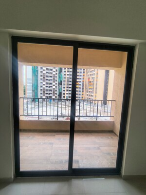 Room in 2 BHK Apartment at Shapoorji Pallonji Joyville Hadapsar Annexe, Hadapsar – for Rent