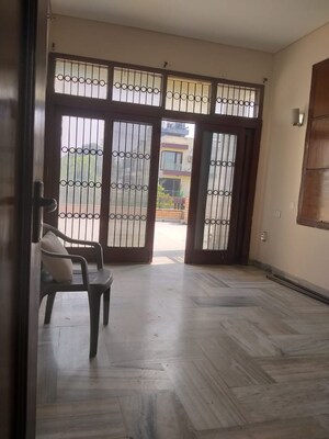 Room in 2 BHK Builder Floor at New Friends Colony – for Rent