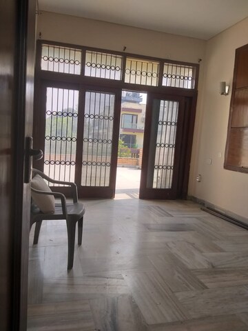 Room in 2 BHK Builder Floor at New Friends Colony – for Rent