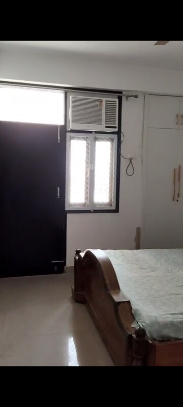 Room in 3 BHK Apartment at Sanchar Nest Palm Valley, Wave City – for Rent