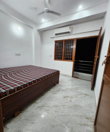 Bedroom in 1 BHK Builder Floor at Saket – for Rent