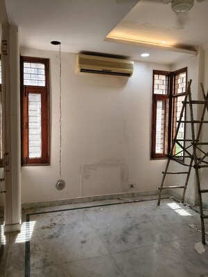 Room in 4 BHK Builder Floor at Vasant Vihar – for Rent
