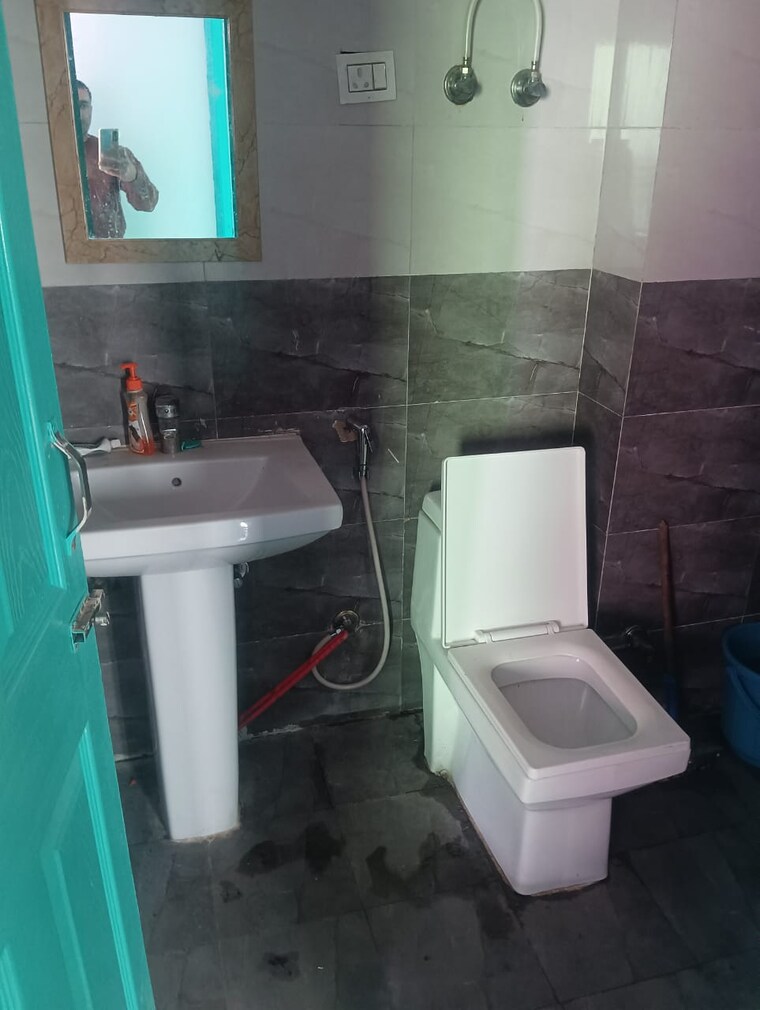 Attached Bathroom, migsun-vilaasa 2 Bedroom 860 Sq.Ft. Apartment In Eta Ii Greater Noida Greater Noida 9252543