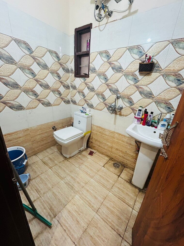 Attached Bathroom, kharar road 1 Bedroom 540 Sq.Ft. Apartment In Kharar Road Mohali 9252545