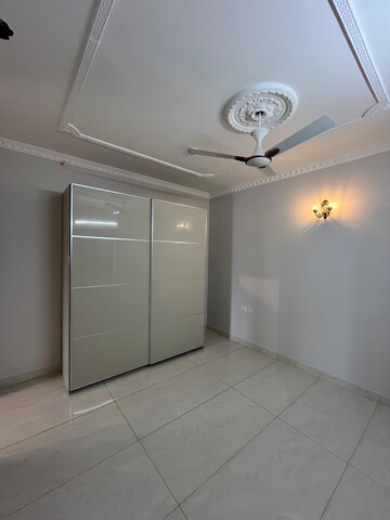 Room in 3 BHK Apartment at Prestige Beverly Hills, Kokapet – for Rent