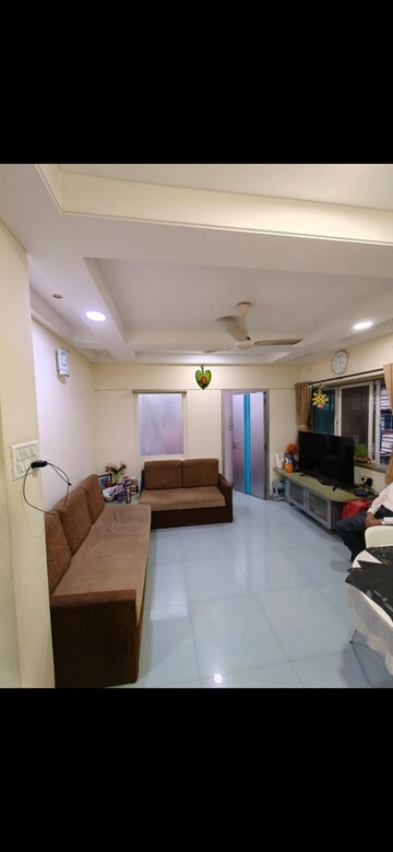 Living Room in 1.5 BHK Apartment at Nandan Society, Dadar West – for Rent