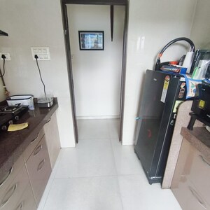 Team Area in 2 BHK Apartment at Thane West – for Rent