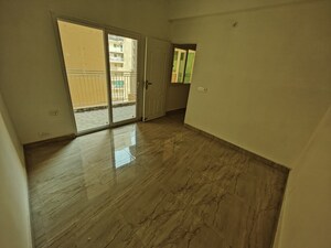 Room in 3 BHK Apartment at Migsun Vilaasa, Eta Ii Greater Noida – for Sale