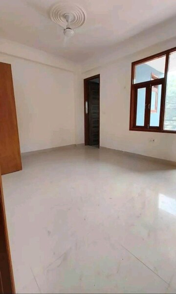 Room in 1 BHK Builder Floor at Chattarpur – for Rent