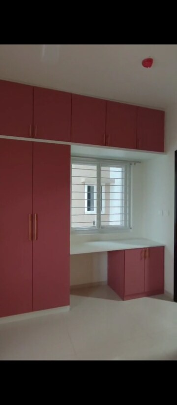 Room in 3 BHK Apartment at Rajapushpa Provincia, Narsingi – for Rent