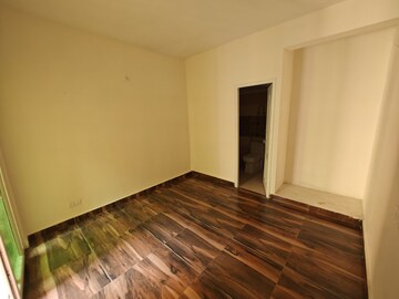 Room in 3.5 BHK Apartment at Migsun Vilaasa, Eta Ii Greater Noida – for Sale