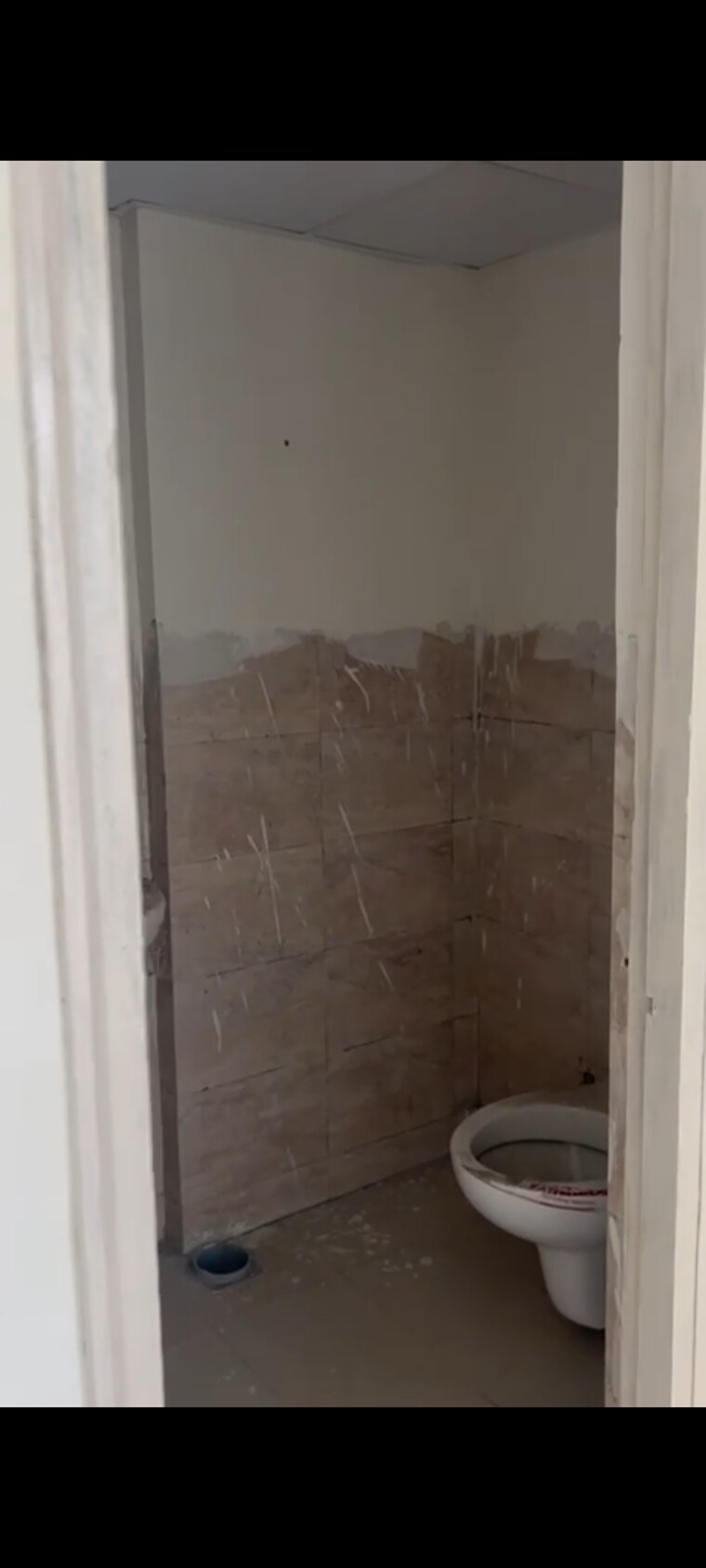 Bathroom, wave-dream-homes 2 Bedroom 840 Sq.Ft. Apartment In Wave City Ghaziabad 9252598