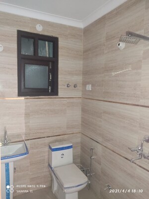 Bathroom in 2 BHK Apartment at Palm Residency Chhatarpur, Chattarpur – for Rent