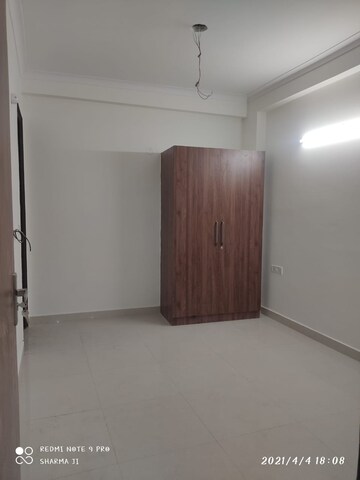 Room in 2 BHK Apartment at Palm Residency Chhatarpur, Chattarpur – for Rent