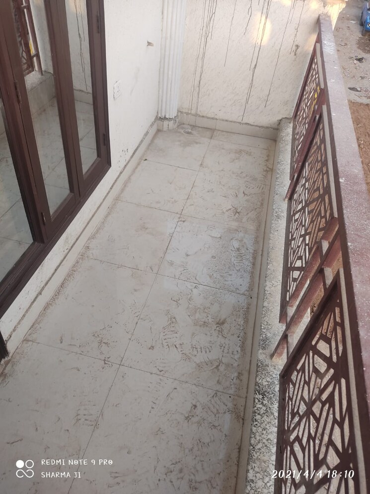 Balcony, palm-residency-chhatarpur 2 Bedroom 1000 Sq.Ft. Apartment In Chattarpur Delhi 9252605