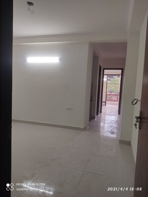 Room in 2 BHK Apartment at Palm Residency Chhatarpur, Chattarpur – for Rent