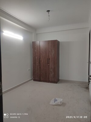 Room in 2 BHK Apartment at Palm Residency Chhatarpur, Chattarpur – for Rent