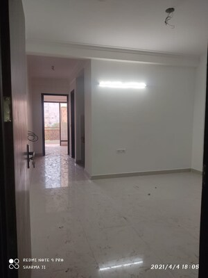 Room in 2 BHK Apartment at Palm Residency Chhatarpur, Chattarpur – for Rent