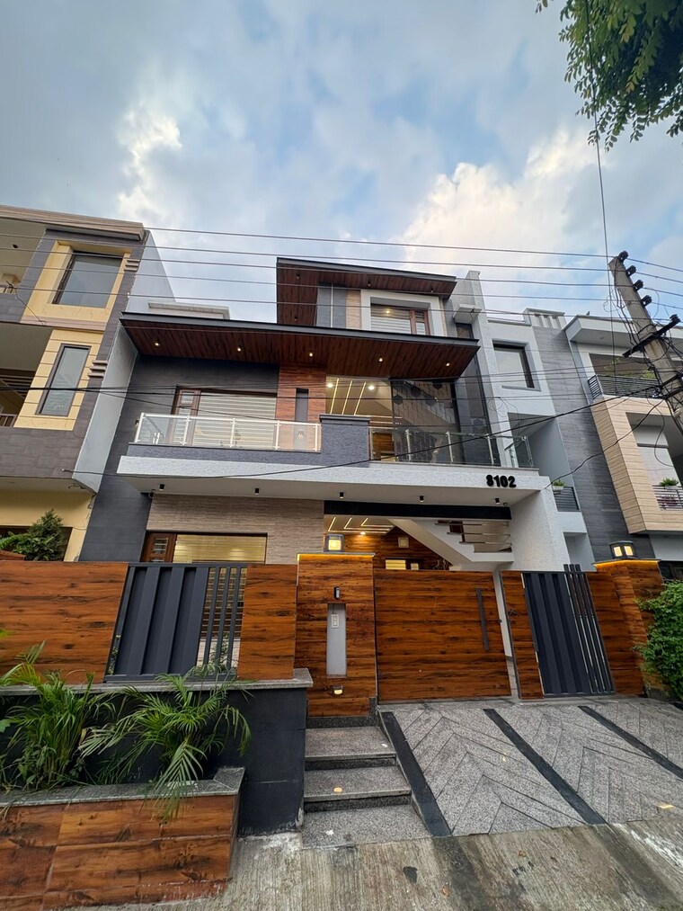 Exterior View, sunny enclave 4 Bedroom 200 Sq.Yd. Independent House In Sunny Enclave Mohali 9252644