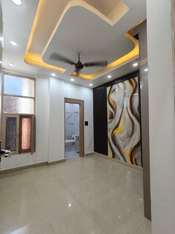 Bedroom in 2 BHK Builder Floor at Kamras Apartment, Indrapuram – for Rent