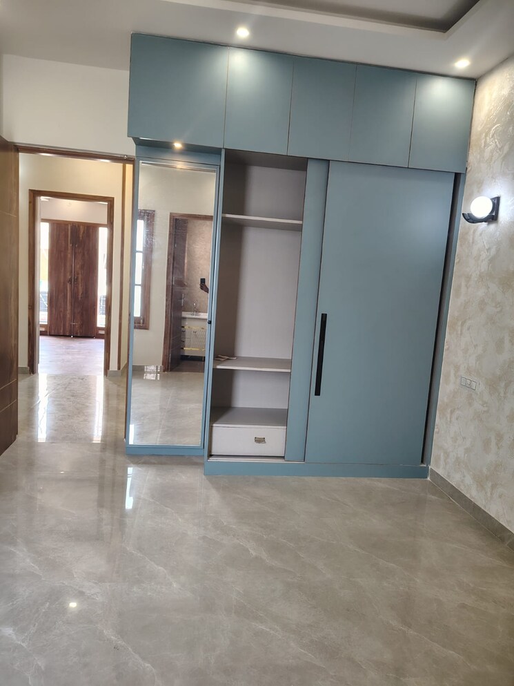 Room, dhakoli 3 Bedroom 900 Sq.Ft. Builder Floor In Dhakoli Zirakpur 9252670