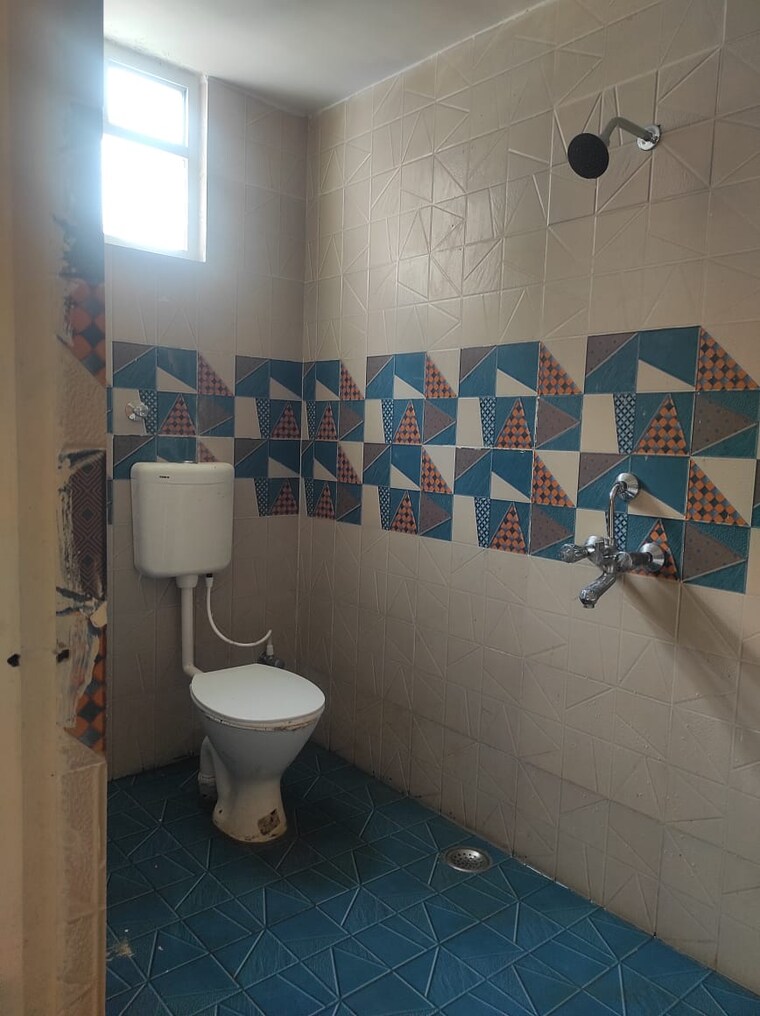 Attached Bathroom, bariatu housing colony 3 Bedroom 1500 Sq.Ft. Apartment In Bariatu Housing Colony Ranchi 9252732