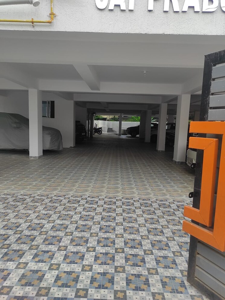  Parking, bariatu housing colony 3 Bedroom 1500 Sq.Ft. Apartment In Bariatu Housing Colony Ranchi 9252732