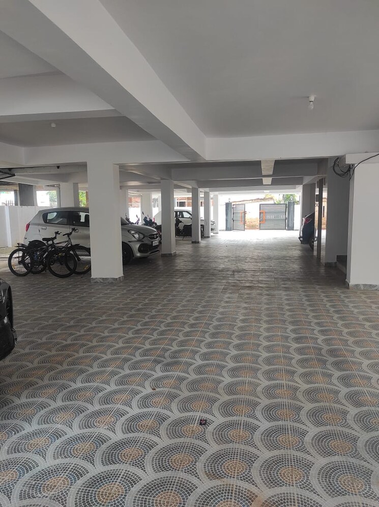  Parking, bariatu housing colony 3 Bedroom 1500 Sq.Ft. Apartment In Bariatu Housing Colony Ranchi 9252732