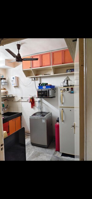 Team Area in 2 BHK Apartment at Sunrise Apartment Mahim, Mahim – for Rent