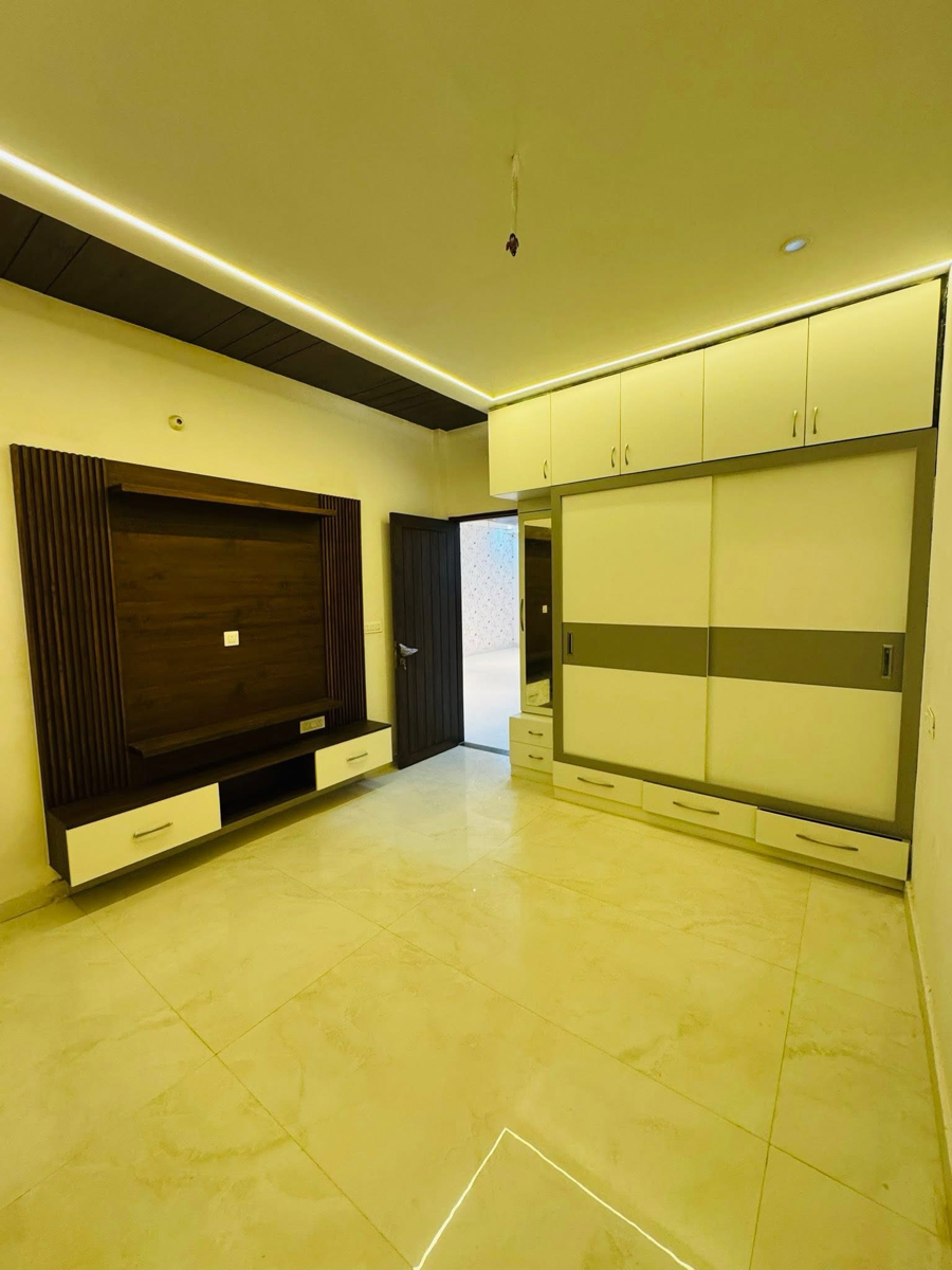 2 BHK + Pooja Room,Study Room,Extra Room Apartment For Sale in Sunny Enclave 