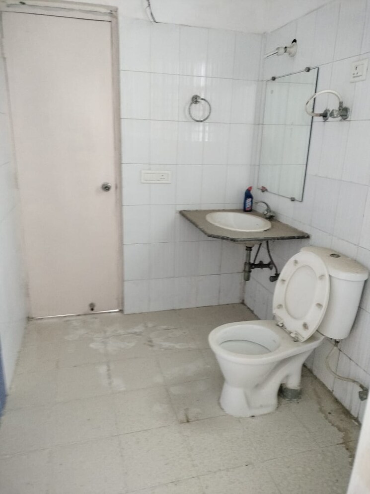 Bathroom, value-meadows-vista 2 Bedroom 940 Sq.Ft. Apartment In Raj Nagar Extension Ghaziabad 9252736