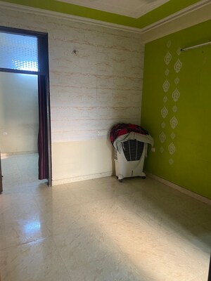 Room in 2 BHK Builder Floor at Nirman Vihar – for Rent