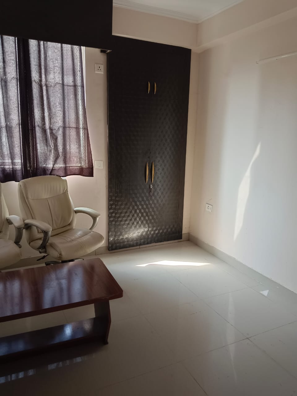 2.5 BHK Apartment For Rent in Amrapali Golf Homes