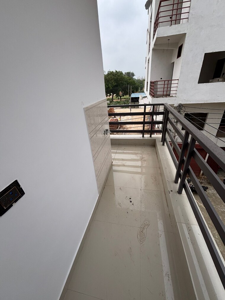 Balcony, geeta-apartments-dharam-colony 1 Bedroom 455 Sq.Ft. Apartment In Dharam Colony Gurgaon 9252779