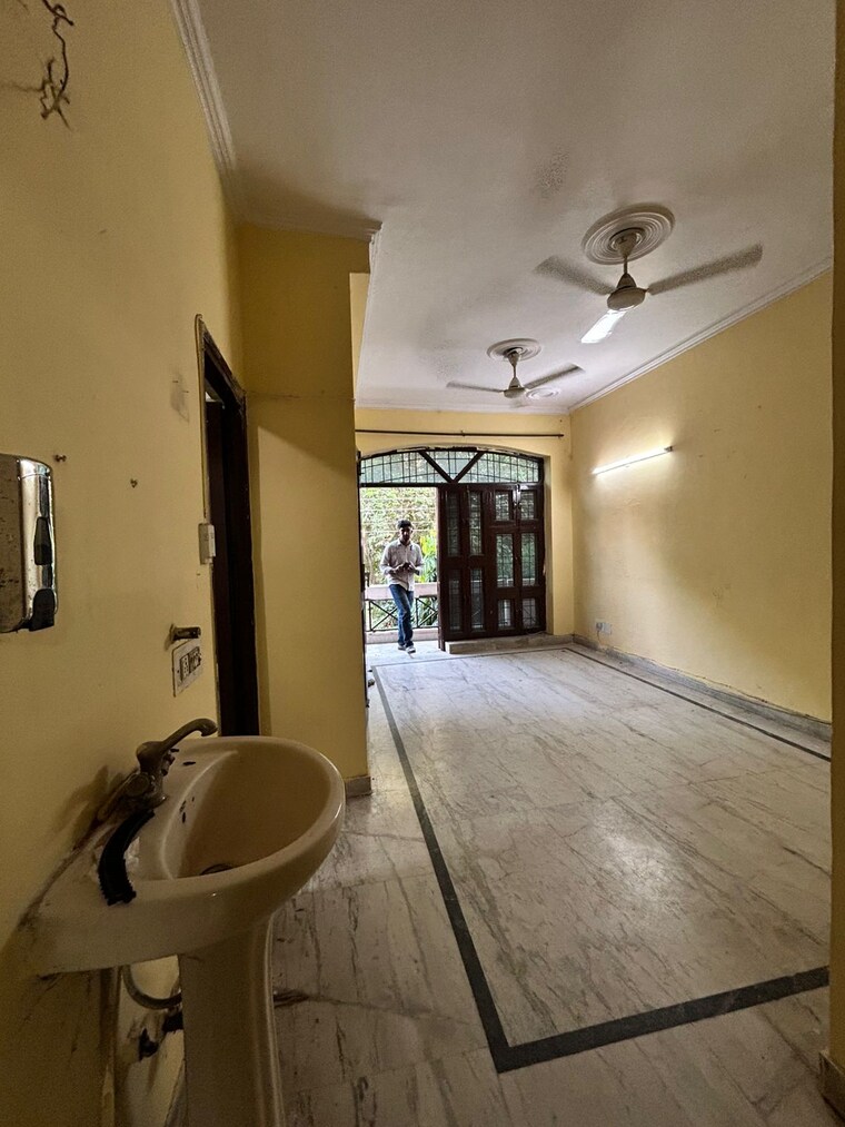 Bathroom, geeta-apartments-dharam-colony 1 Bedroom 450 Sq.Ft. Apartment In Dharam Colony Gurgaon 9252802
